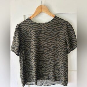 Amour Vert Washable Silk Short Sleeve Blouse